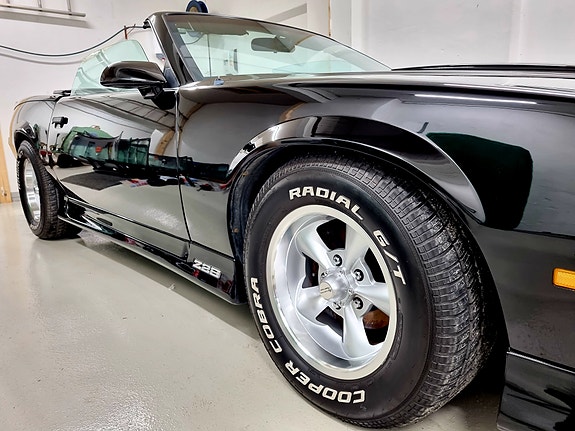 Chevrolet Camaro 25 of 26