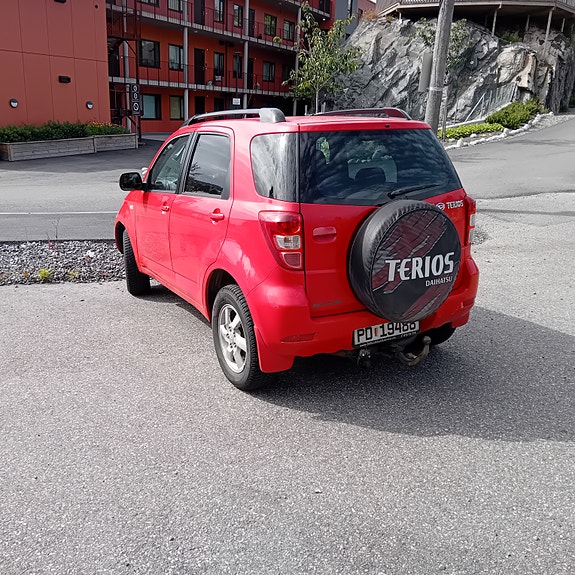 Daihatsu Terios 2 of 5