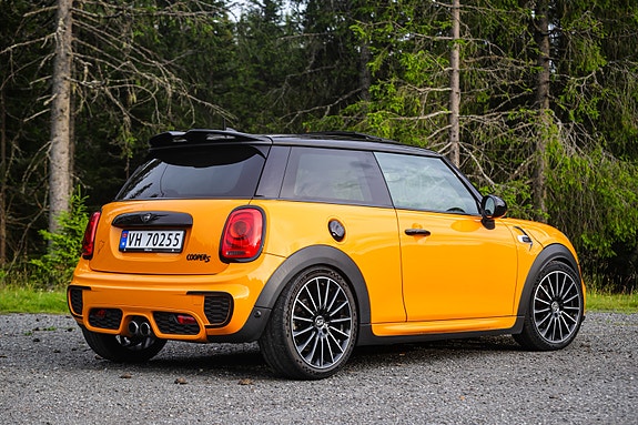 MINI Cooper S 14 of 30