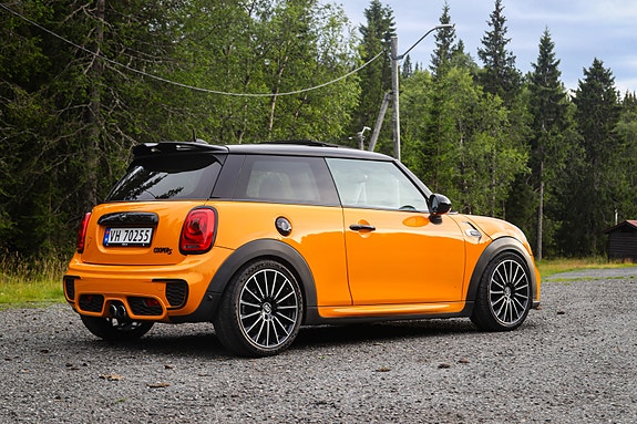 MINI Cooper S 7 of 30