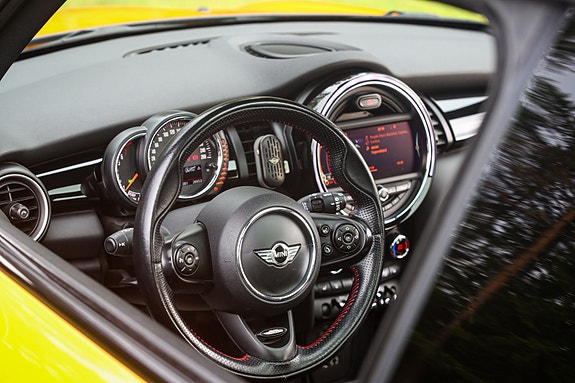 MINI Cooper S 19 of 30