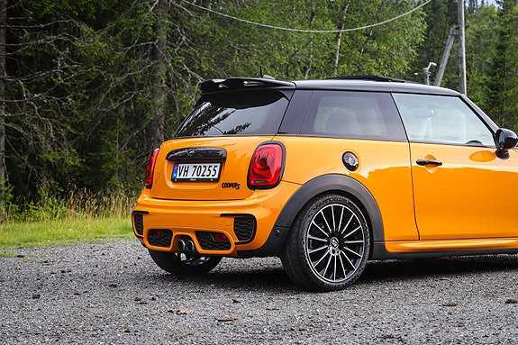 MINI Cooper S 8 of 30