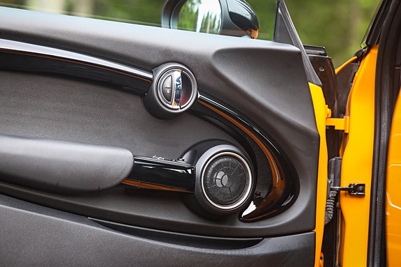 MINI Cooper S 25 of 30