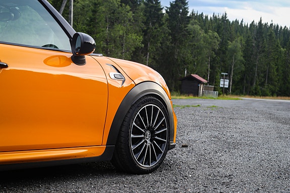 MINI Cooper S 9 of 30