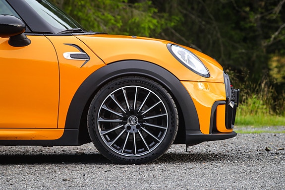 MINI Cooper S 10 of 30