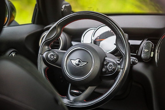 MINI Cooper S 20 of 30