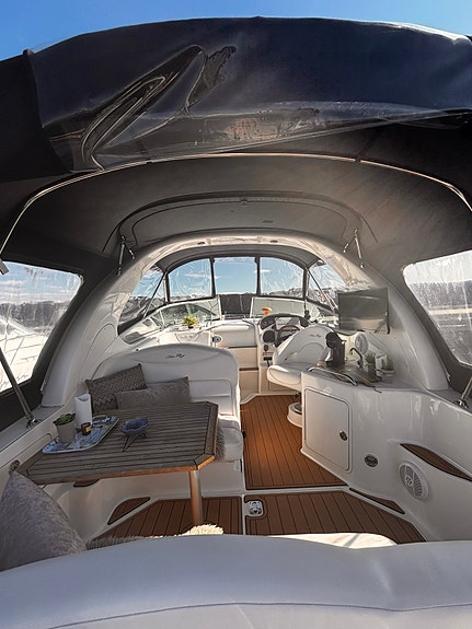 Sea Ray 315 Sundancer. Nytt drev og propeller 2022 7 of 30