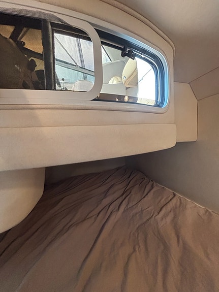 Sea Ray 315 Sundancer. Nytt drev og propeller 2022 18 of 30