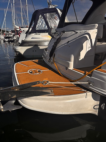 Sea Ray 315 Sundancer. Nytt drev og propeller 2022 23 of 30