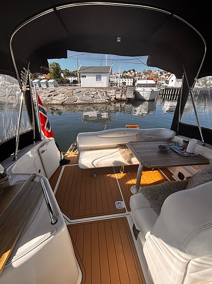 Sea Ray 315 Sundancer. Nytt drev og propeller 2022 9 of 30