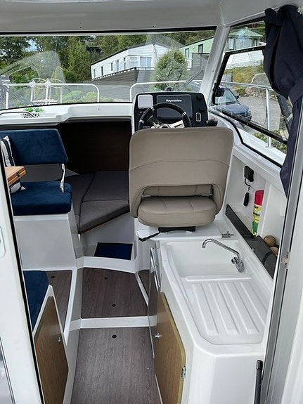Antares 7  med 175 HK Suzuki 3 of 5