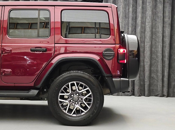 Jeep Wrangler 16 of 24