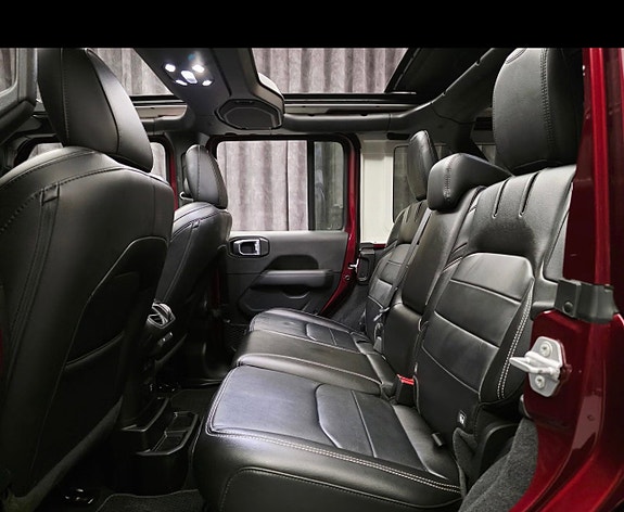 Jeep Wrangler 17 of 24