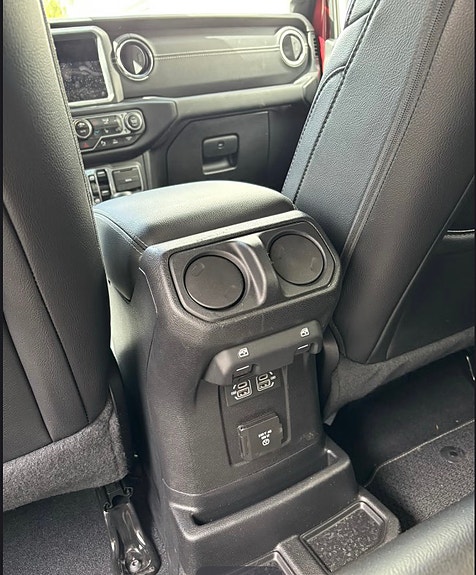 Jeep Wrangler 24 of 24