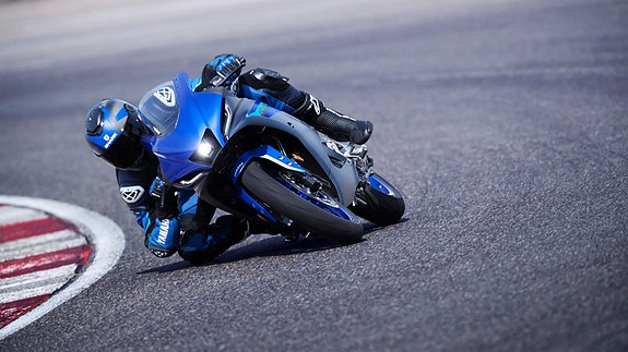 Yamaha R125 12 of 22