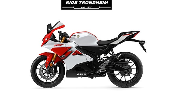 Yamaha R125 2 of 5