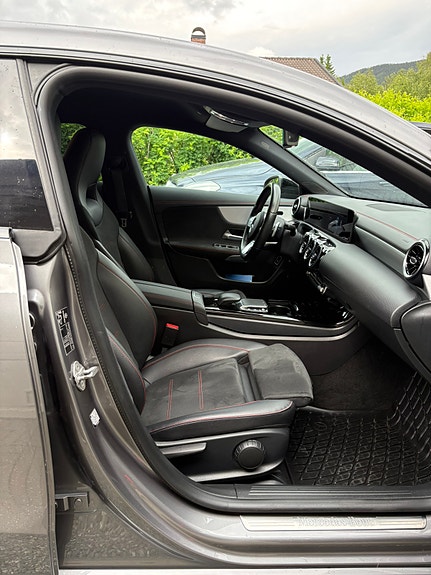 Mercedes-Benz CLA250 e 9 of 19