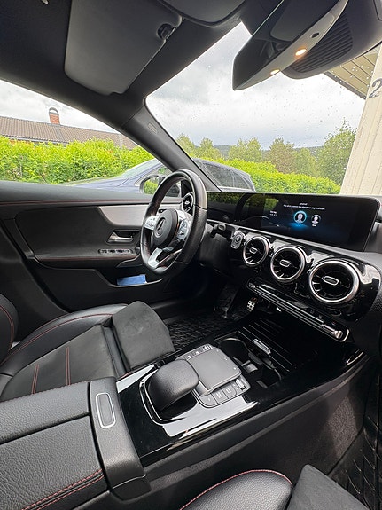 Mercedes-Benz CLA250 e 11 of 19