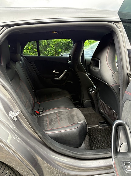 Mercedes-Benz CLA250 e 14 of 19