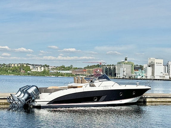 Sessa Key Largo 36 m/Yamaha 350x3 - Se video 2 of 5