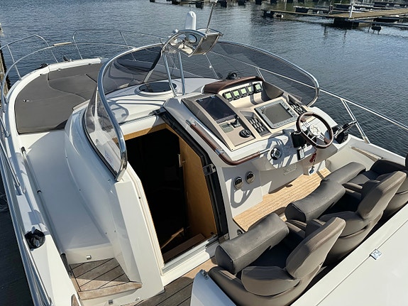 Sessa Key Largo 36 m/Yamaha 350x3 - Se video 12 of 30