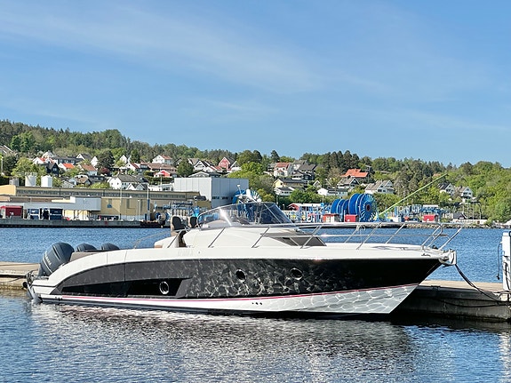 Sessa Key Largo 36 m/Yamaha 350x3 - Se video 4 of 5
