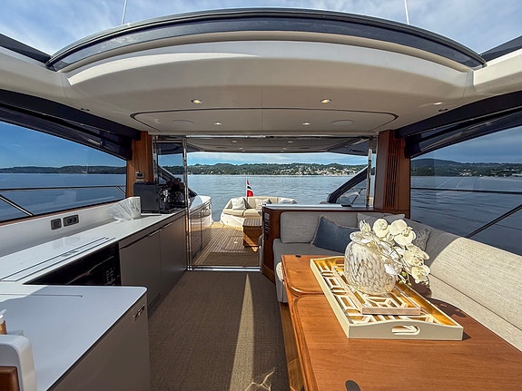 Princess V55, topp utstyrt, AC, levert ny i Norge 12 of 30