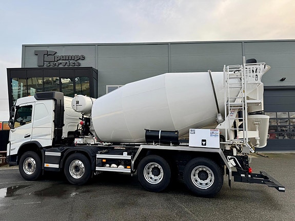 Volvo FMX460 2 of 5