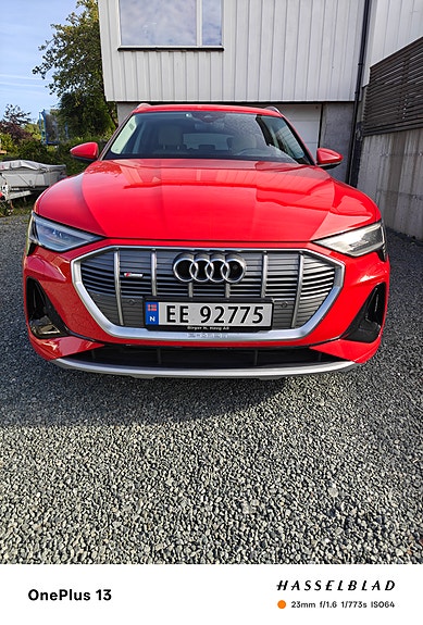 Audi e-tron 3 of 20