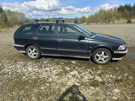 Volvo V40 4 of 10