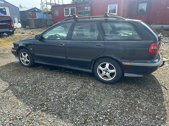 Volvo V40 6 of 10