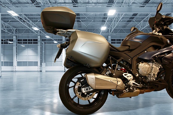 BMW 1000XR 2 of 16