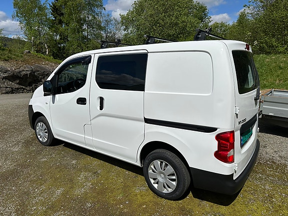 Nissan NV200 5 of 19