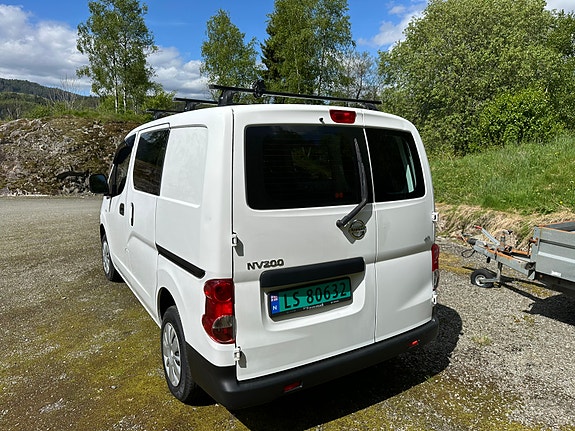 Nissan NV200 4 of 19