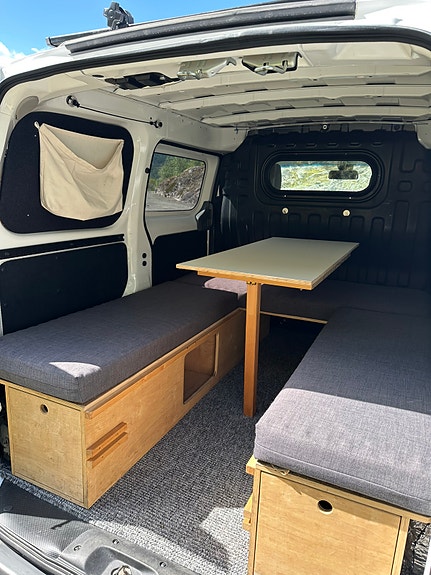 Nissan NV200 8 of 19