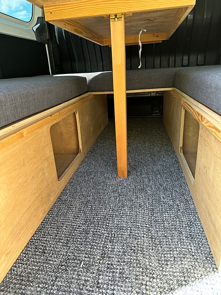 Nissan NV200 9 of 19