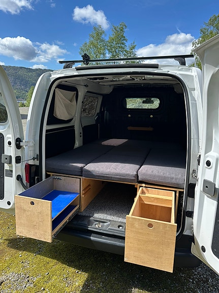 Nissan NV200 7 of 19