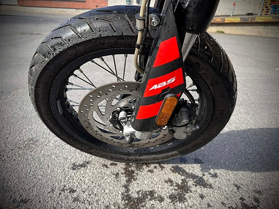Aprilia SX 125 10 of 16