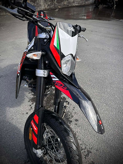 Aprilia SX 125 9 of 16