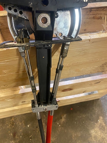 Komplett Mercruiser 7,3l 270 HK med Bravo 3X gear selges 23 of 26