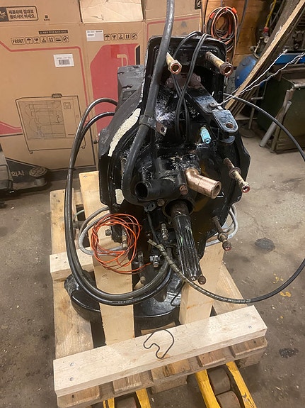 Komplett Mercruiser 7,3l 270 HK med Bravo 3X gear selges 14 of 26
