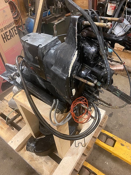 Komplett Mercruiser 7,3l 270 HK med Bravo 3X gear selges 13 of 26