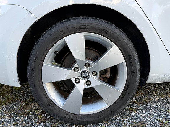 Skoda Octavia 14 of 24