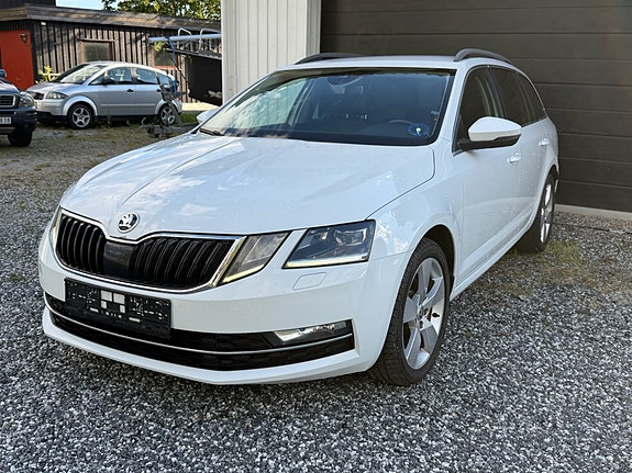 Skoda Octavia 2 of 24