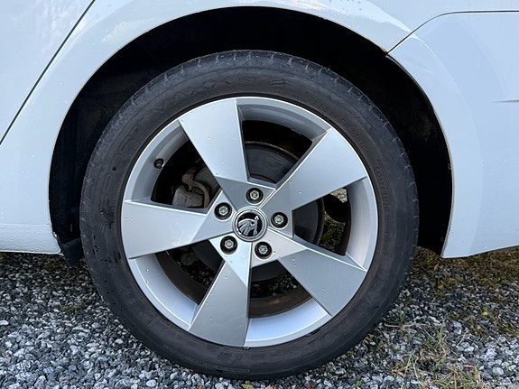 Skoda Octavia 11 of 24