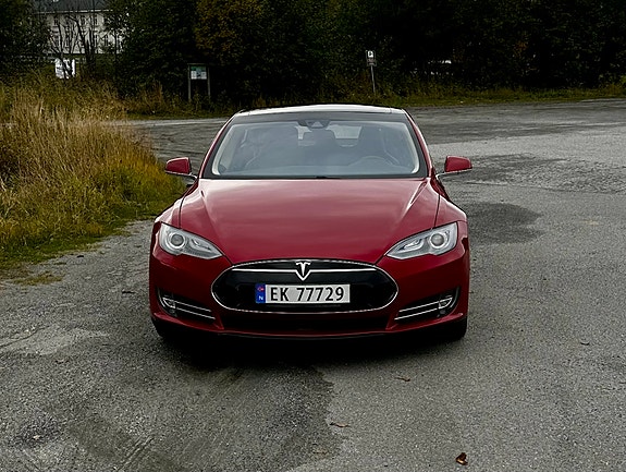Tesla Model S 7 of 15