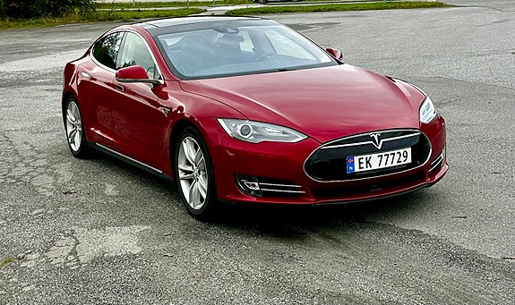 Tesla Model S 8 of 15