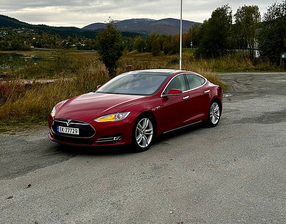 Tesla Model S 10 of 15