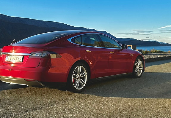 Tesla Model S 3 of 15