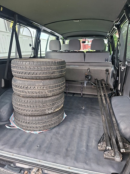 Toyota HiAce 23 of 25